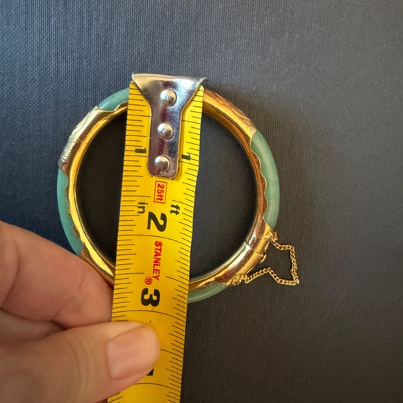 1980s Chinese gold and jade bangle (never worn) - Picture 2 of 10